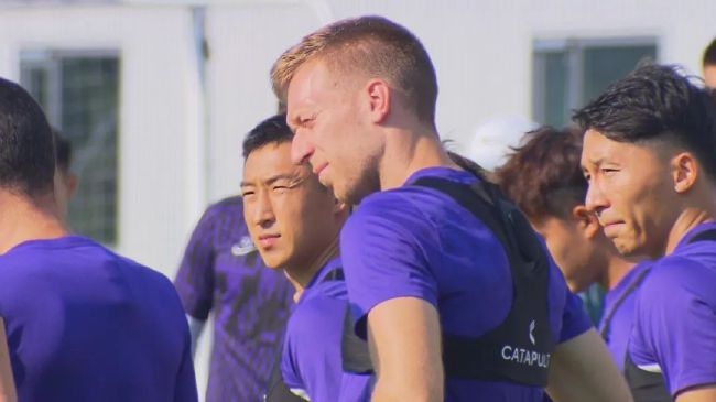 从此淡出影坛，留下“东方不败”永不褪色的银幕传奇。